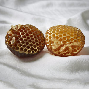 Bellsol BeeHive Facial Soap a luxurious honeycomb soap made with real honey. Suitable for all skin types, dry skin, sensitive skin, acne.