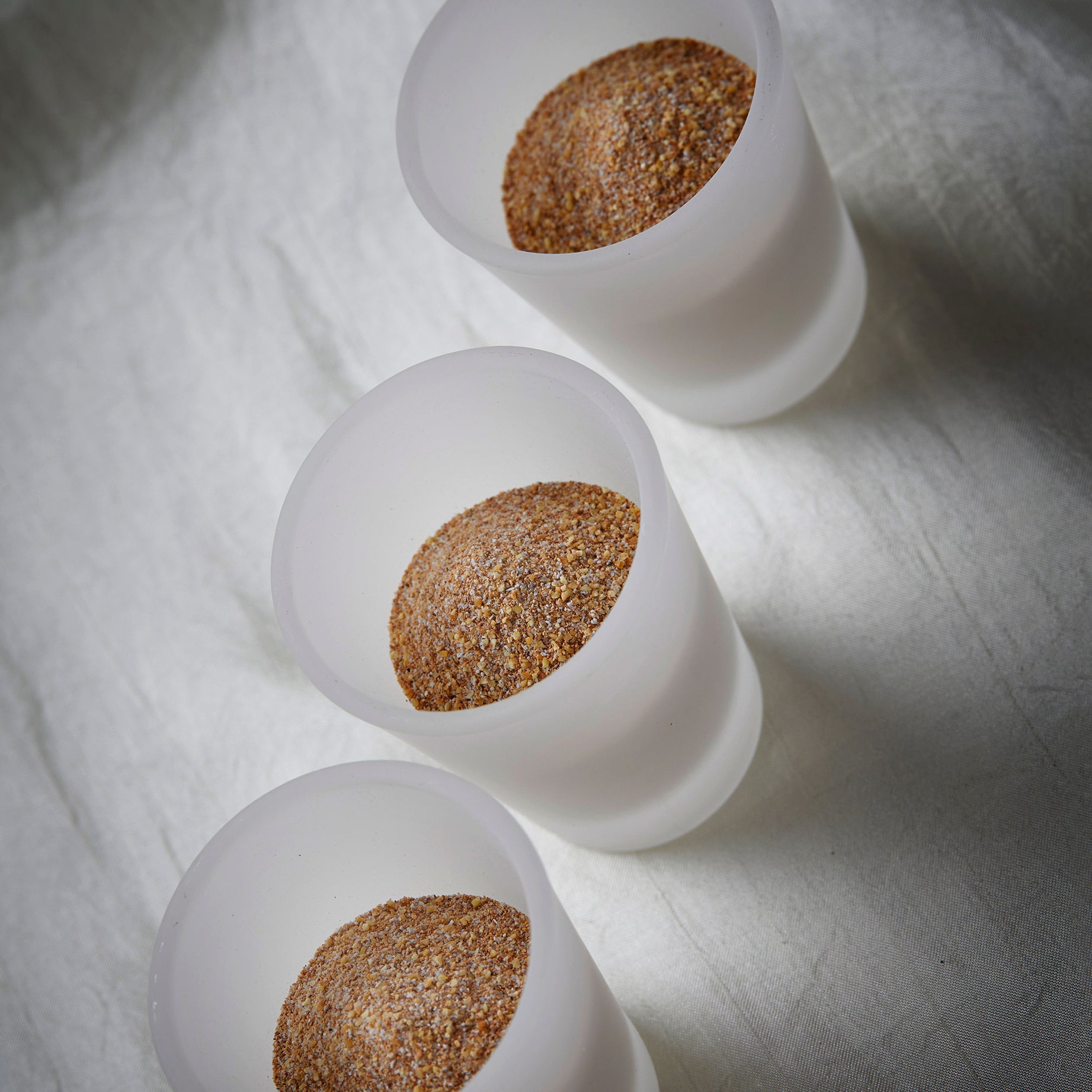 Bellsol Deep Buff scrub is a luxurious body powder scrub with Apricot Seeds and Rosehip Seeds. Best body scrub to remove dead skin. Best body scrub for glowing skin.